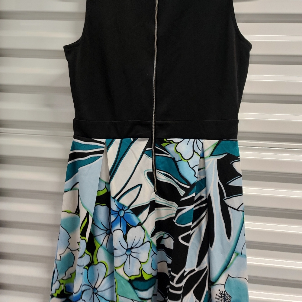 Dress 👗 - Picture 2 of 4